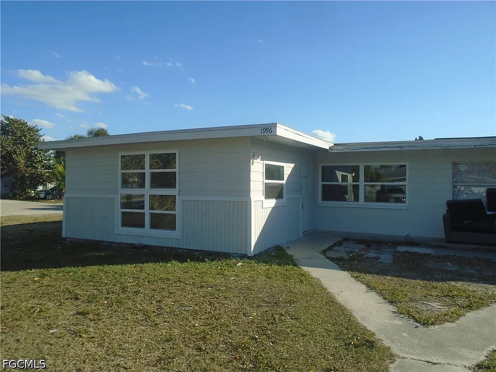 2 bed, 1.0 bath, 950 sqft, $1,350 — Photo 1