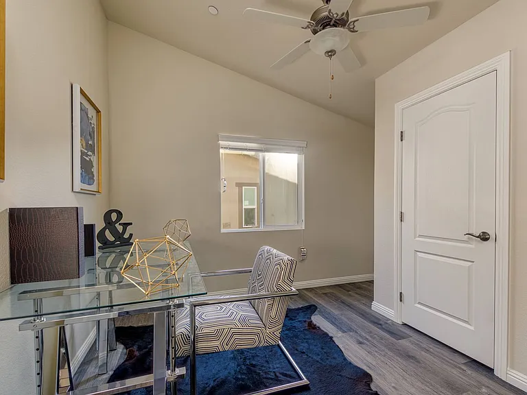 Remodeled Modern 3 Bed/2 Bath National City — Photo 6