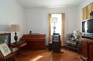 2nd image of 5551 W Drummond Pl