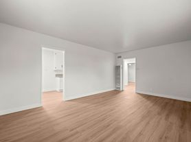 1124-1128 W. 110th