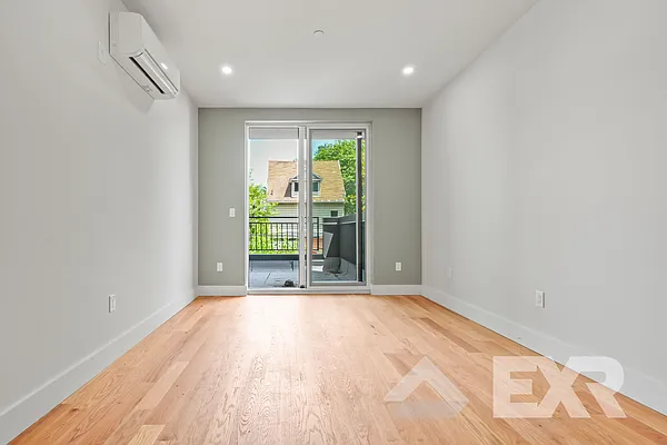 Rented by EXR | media 1