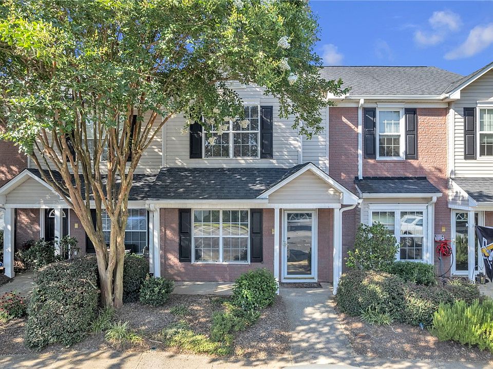 1st image of 517 Waterbrook Dr