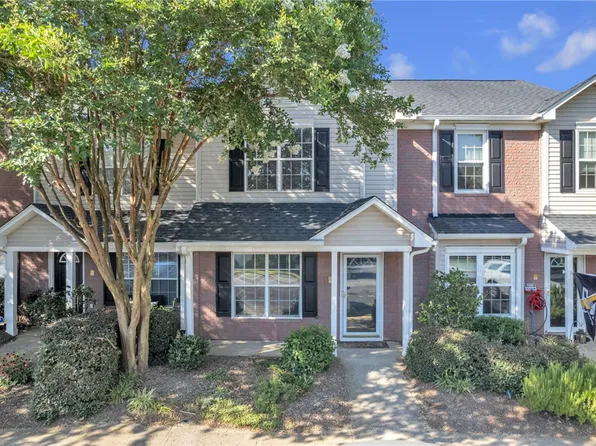 517 Waterbrook Dr, Greenville, SC 29607