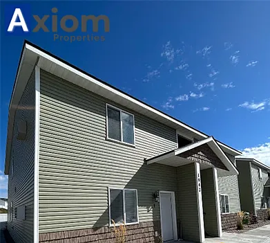 Beautiful 3 bedroom 1 bathroom apartment available now! Photo 1