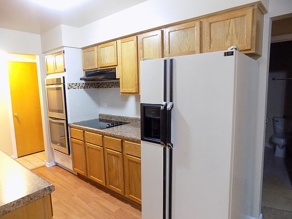 5th image of 408 N Pleasant Dr