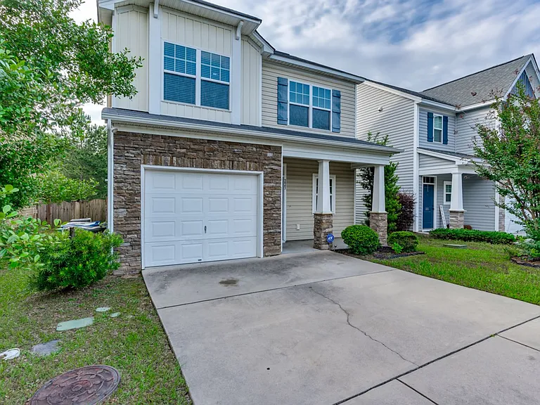223 Chestnut Oak Ln — Photo 3