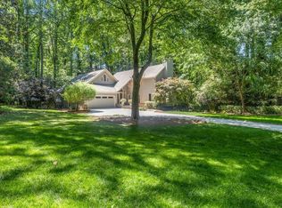 1061 Winding Branch Cir, Dunwoody, GA 30338