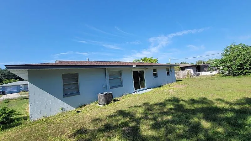1190 Pine Valley Ln — Photo 3