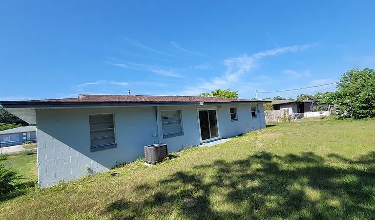 1190 Pine Valley Ln — Photo 3