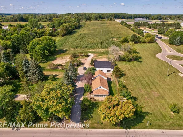 17 N Hooper St, Caro, MI 48723