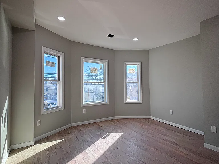 788 E 18th St #2 — Photo 1