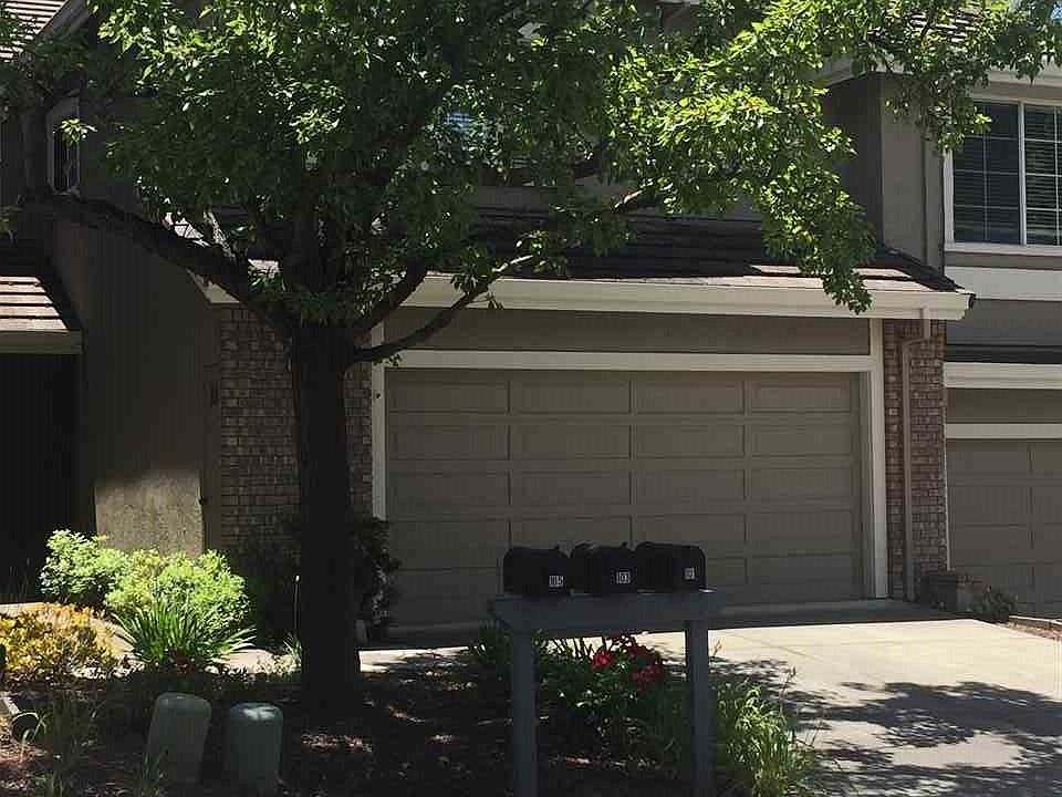 1st image of 103 Woodvalley Ct