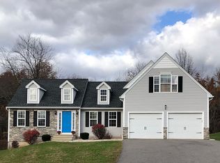 10 Larensen Rdg, Bloomfield, CT 06002