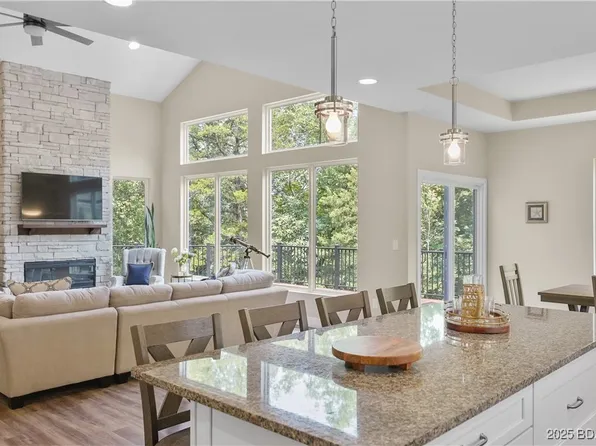 399 W End Cir, Osage Beach, MO 65065