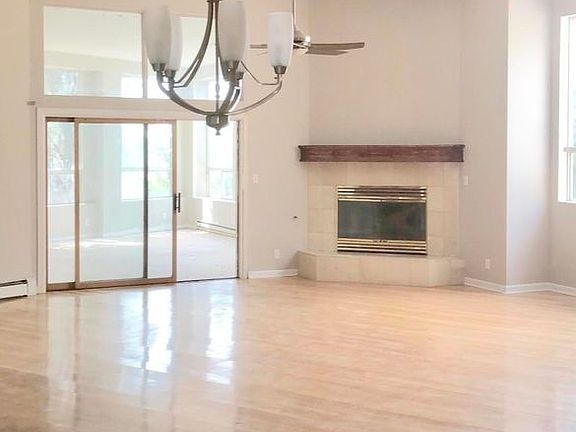 5th image of 612 Executive Hills Ln SE