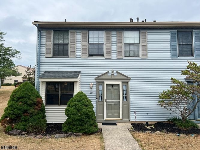 1st image of 30 Carlisle Ct