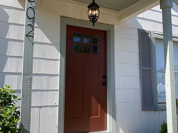 2nd image of 1602 Oak St