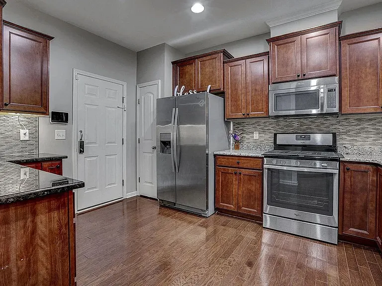 239 Lynchwick Ln — Photo 13