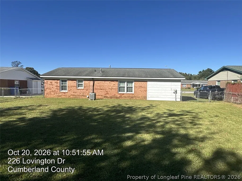 3 bed, 1.5 bath, 1014 sqft, $1,400 — Photo 4