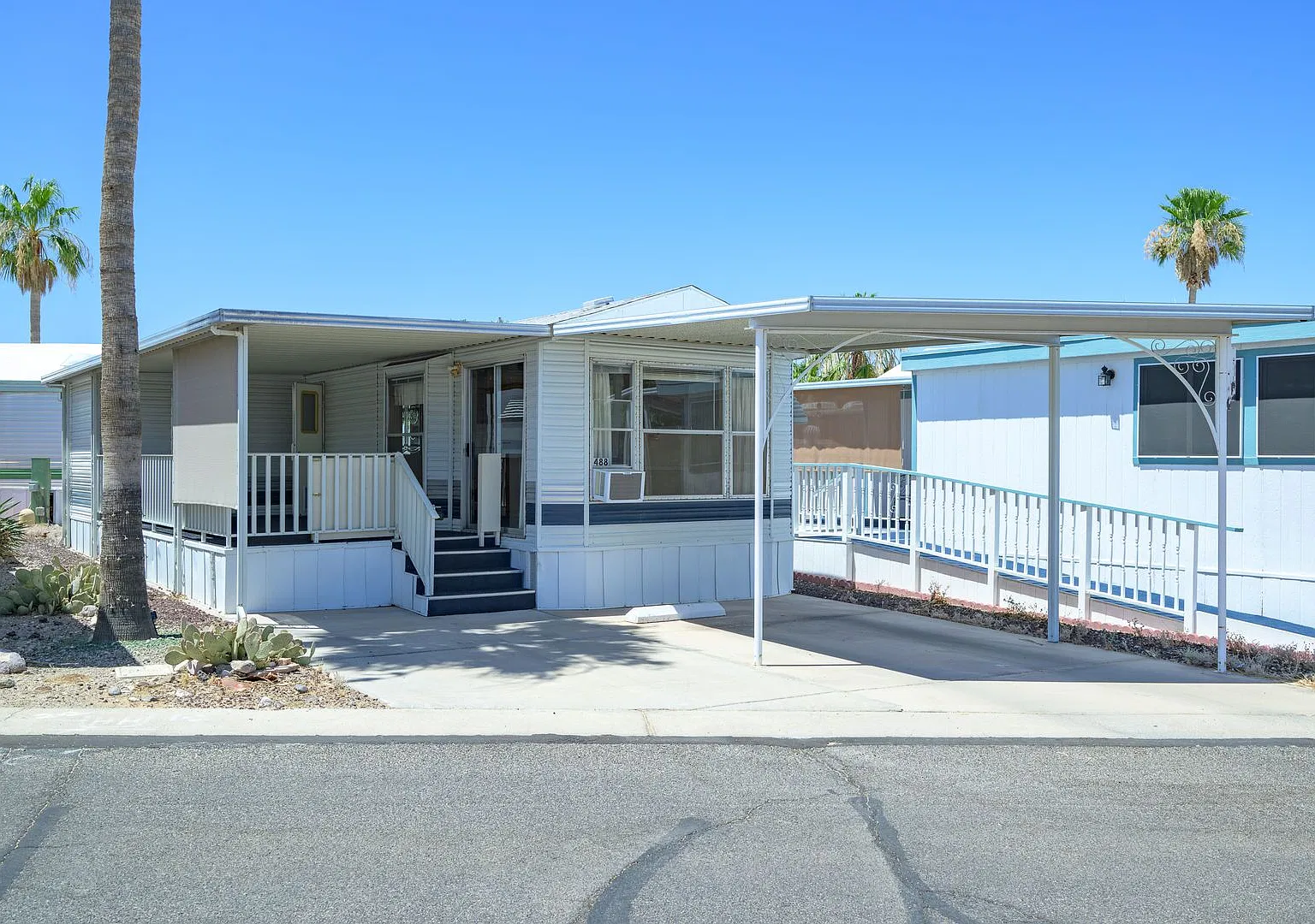 Charming 1-Bedroom Retreat in Riverview RV Resort for 55+ — Photo 2