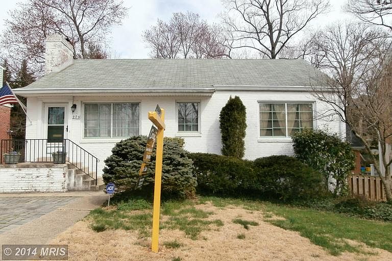 1st image of 909 N Kensington St