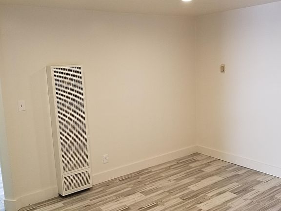 4th image of 2316 E St APT 5