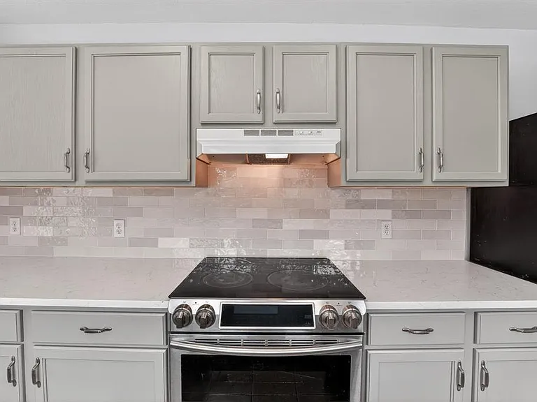 8409 Nairn Dr — Photo 10
