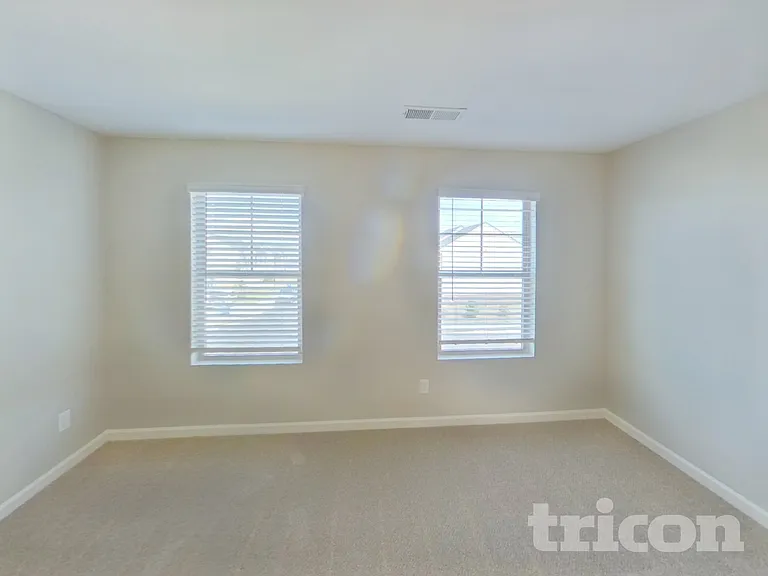 1405 Veranda Ln — Photo 8