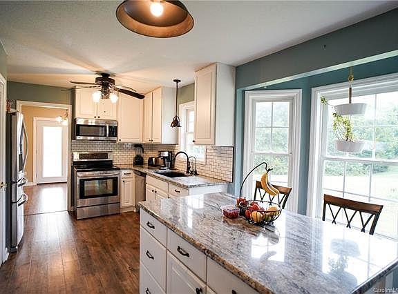 3rd image of 344 Etowah Mountain Dr