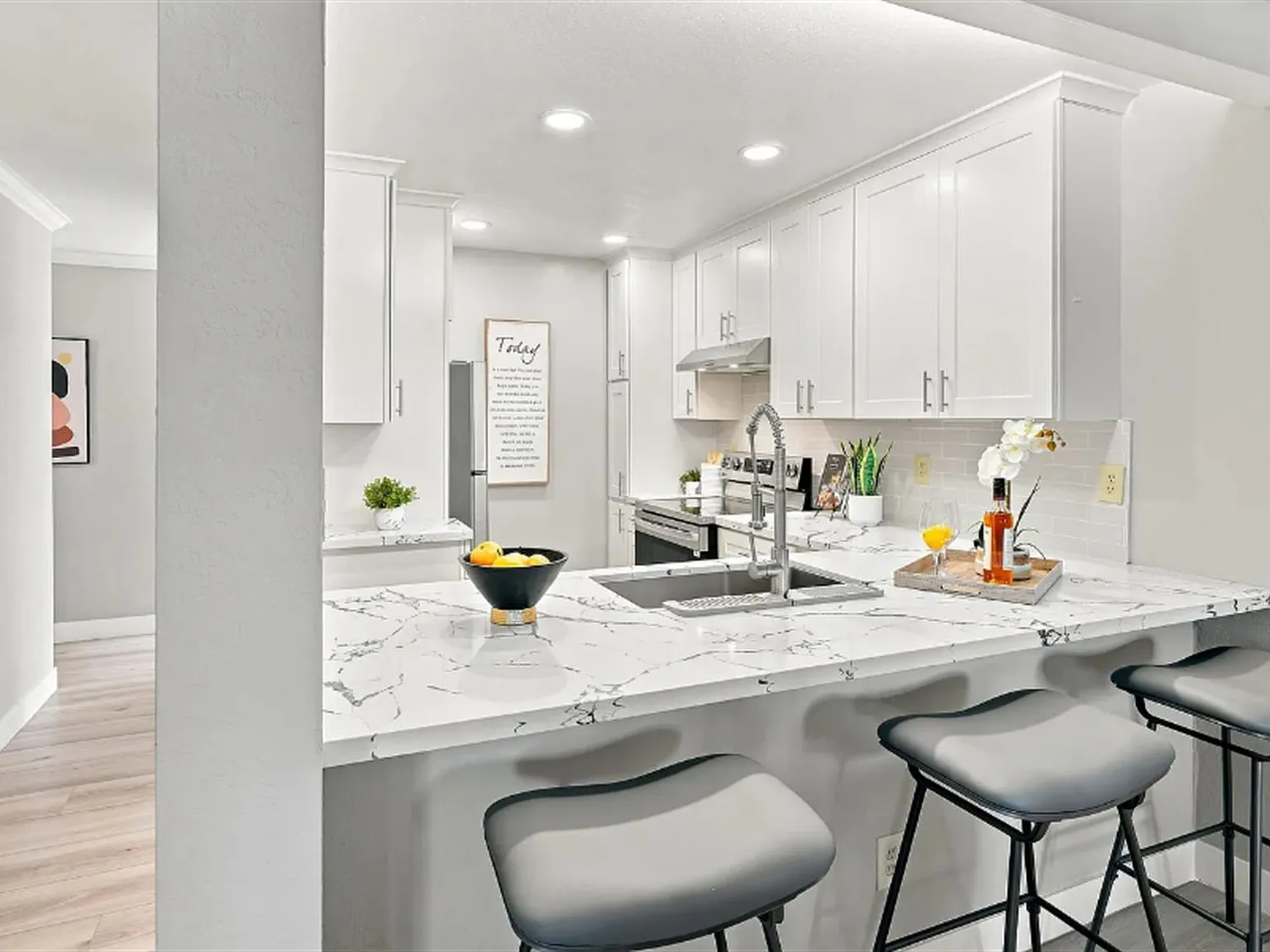 2 bed, 1342 sqft, $4,000 — Photo 2