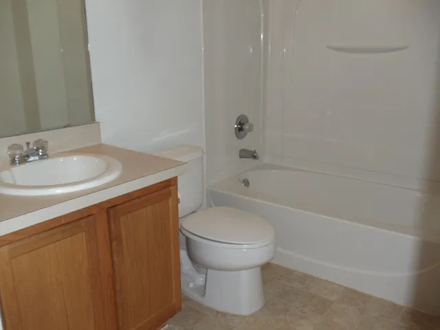 1219 Greenley Ave — Photo 15