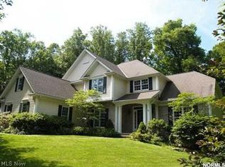 503 Manorbrook Dr, Chagrin Falls, OH 44022