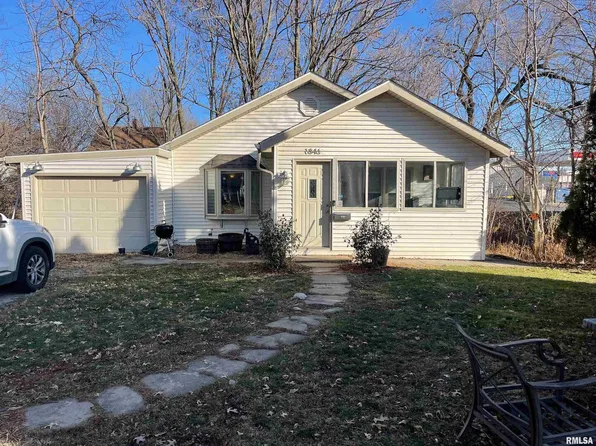 1846 1st St, Moline, IL 61265