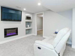 12060 208th St, Maple Ridge, BC V2X4W8