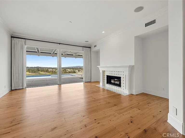 2309 Skyline Dr — Photo 5