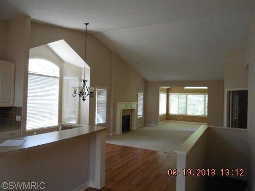 4th image of 4365 Willow Lane Dr NE
