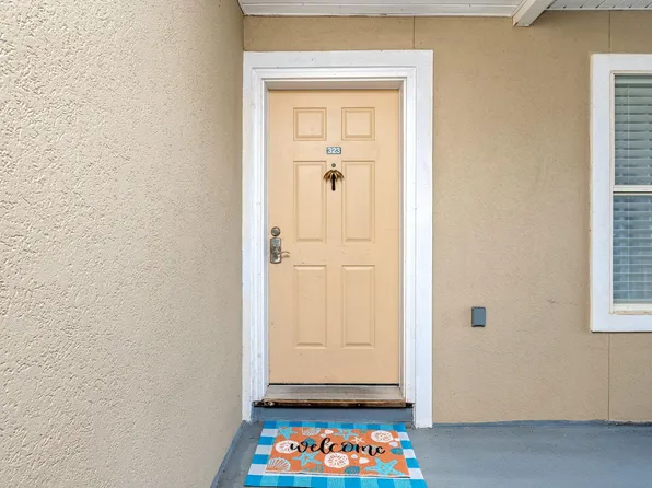 7472 Sunset Harbor Dr APT 323, Navarre, FL 32566