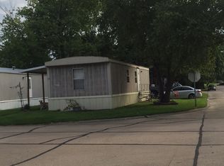 176 Brookshire Dr, Saint Charles, MO 63301