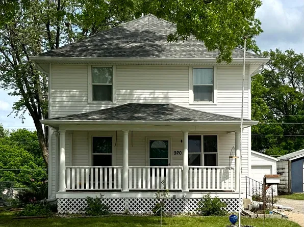 920 N Main St, Chariton, IA 50049