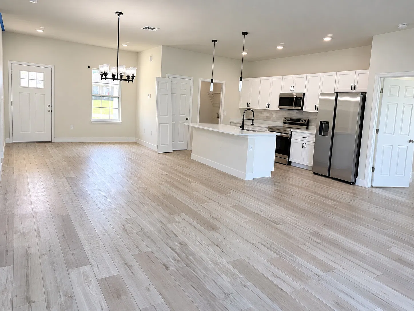 4 bed, 1782 sqft, $2,100 — Photo 3