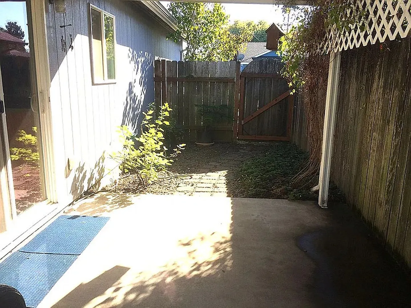 $500 Move-in Special! Spacious 3 Bedroom 2 Bath Home in Albany! — Photo 3