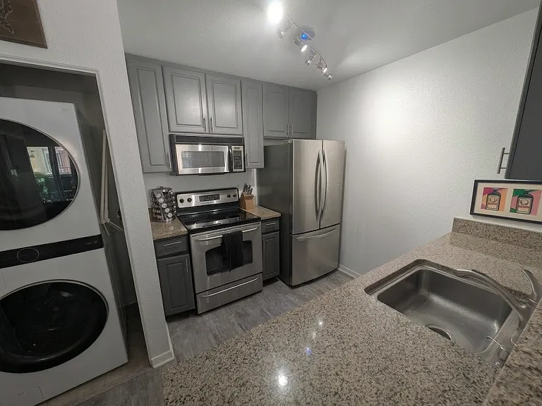 1970 Columbia St #216 — Photo 3