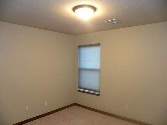 5th image of 2921 SW 140th St