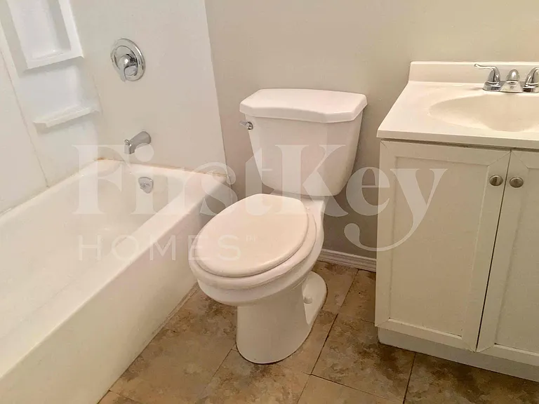 2275 Glenoro Dr — Photo 21