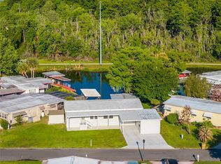 31609 Terrace Dr, Tavares, FL 32778