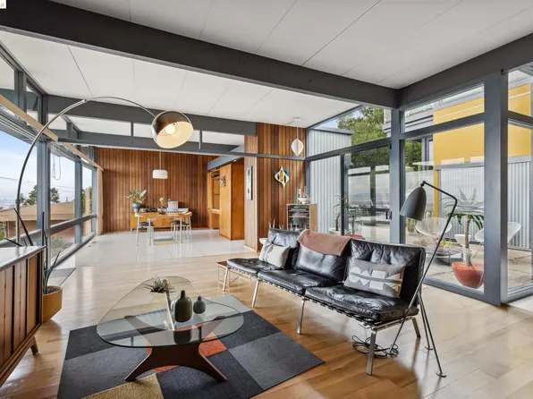 3208 Burdeck Dr, Oakland, CA 94602