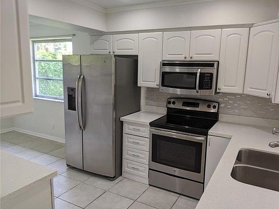 2nd image of 1171 SW 11th St