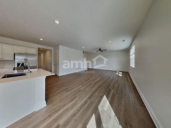 5th image of 218 Deanscroft Dr