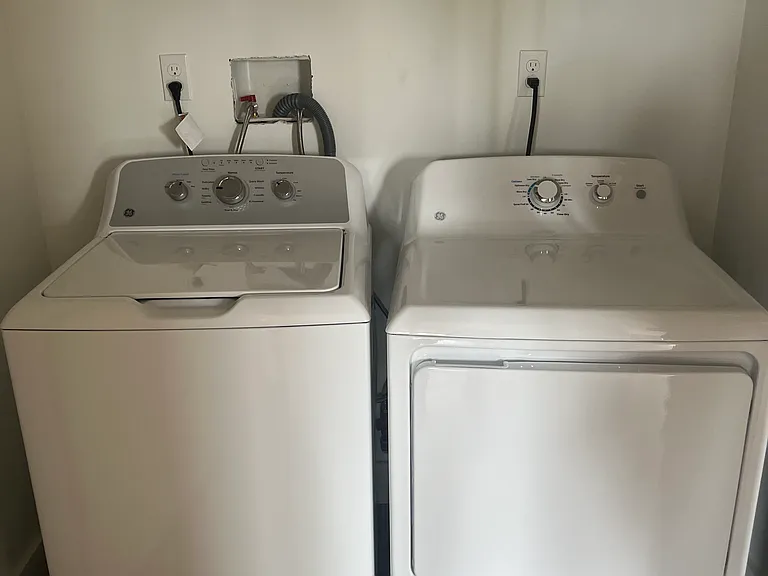 418 Oak St #302 — Photo 9