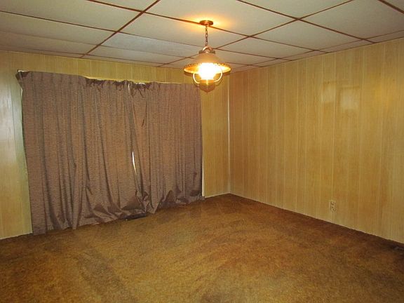 2nd image of 1413 W Maryland St